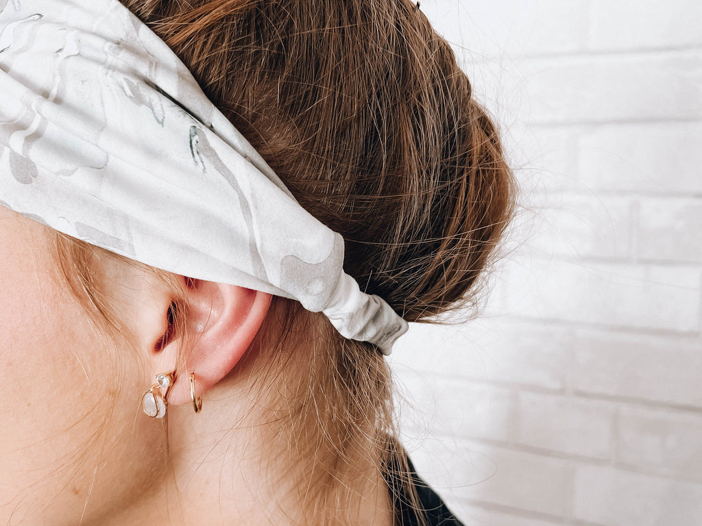 Soft Versatile No Slip Wide Twist Headband Grey Marble Swirl