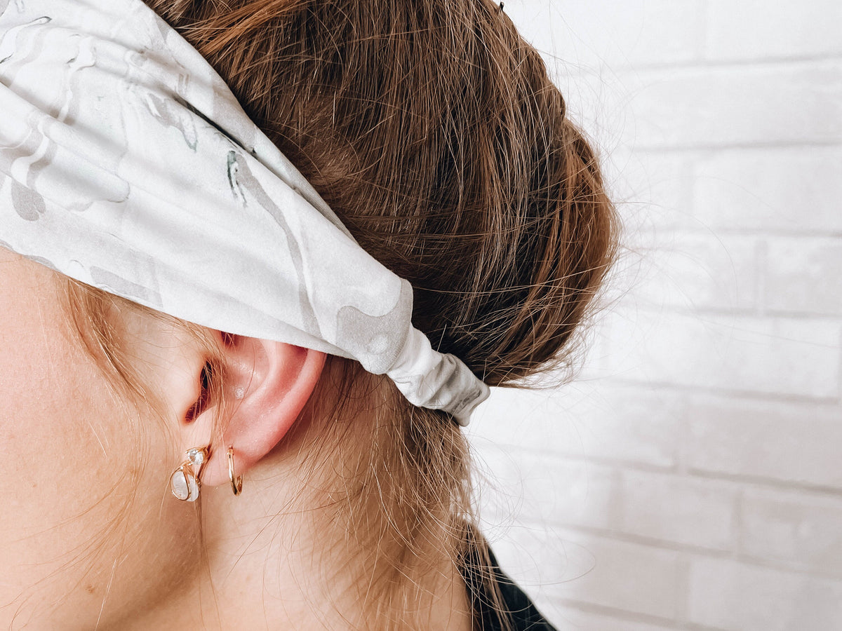 Soft Versatile No Slip Wide Twist Headband Grey Marble Swirl