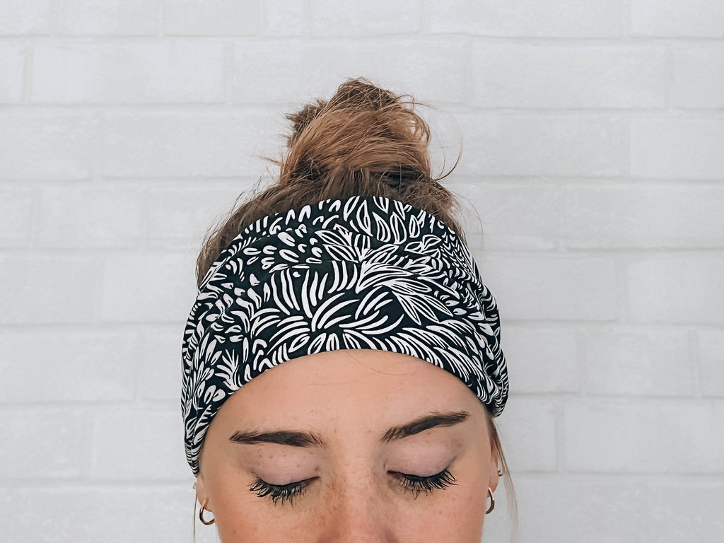 Soft Comfort Headband Wear Multiple Ways No Slip Black and White Pattern