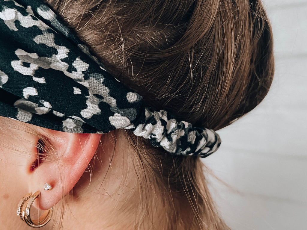 No Slip Super Soft Fits All Headband Black and White Pattern