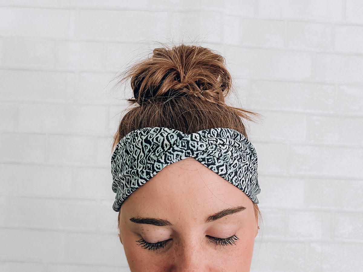 Soft No Slip Wide Comfort Headband Hairband in Teal Blue Abstract Pattern